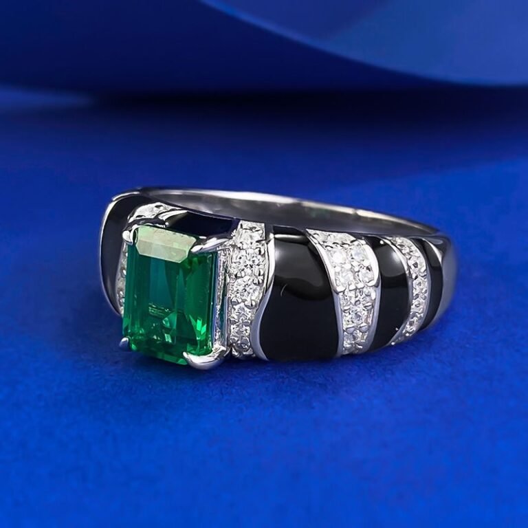 Elegant S925 Sterling Silver Rectangular Emerald Ring
