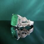 Elegant 925 Sterling Silver Oval-Cut Emerald Ring with Cubic Zirconia Accents