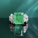 Elegant 925 Sterling Silver Oval-Cut Emerald Ring with Cubic Zirconia Accents